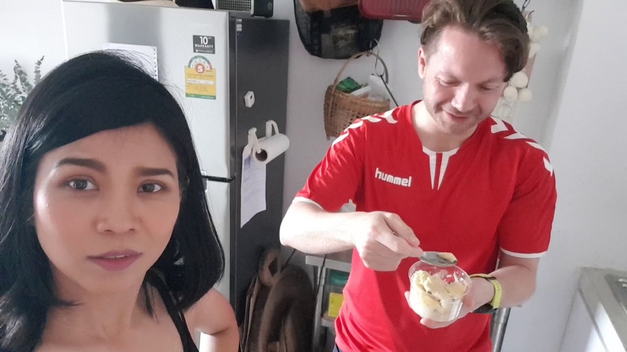 Norsk tries Durian!!!